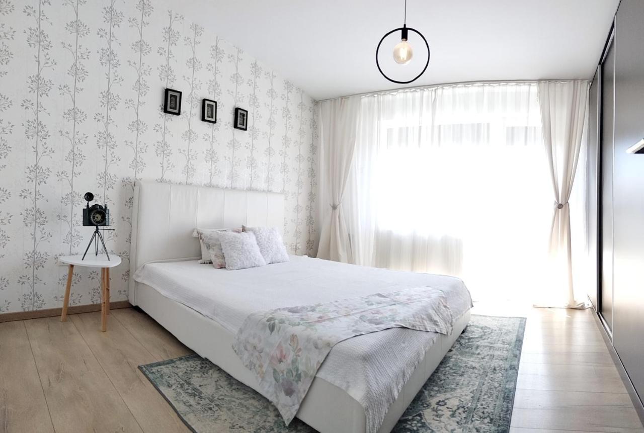 Ferienwohnung Apartament De Lux Cu Terasa Timişoara Exterior foto