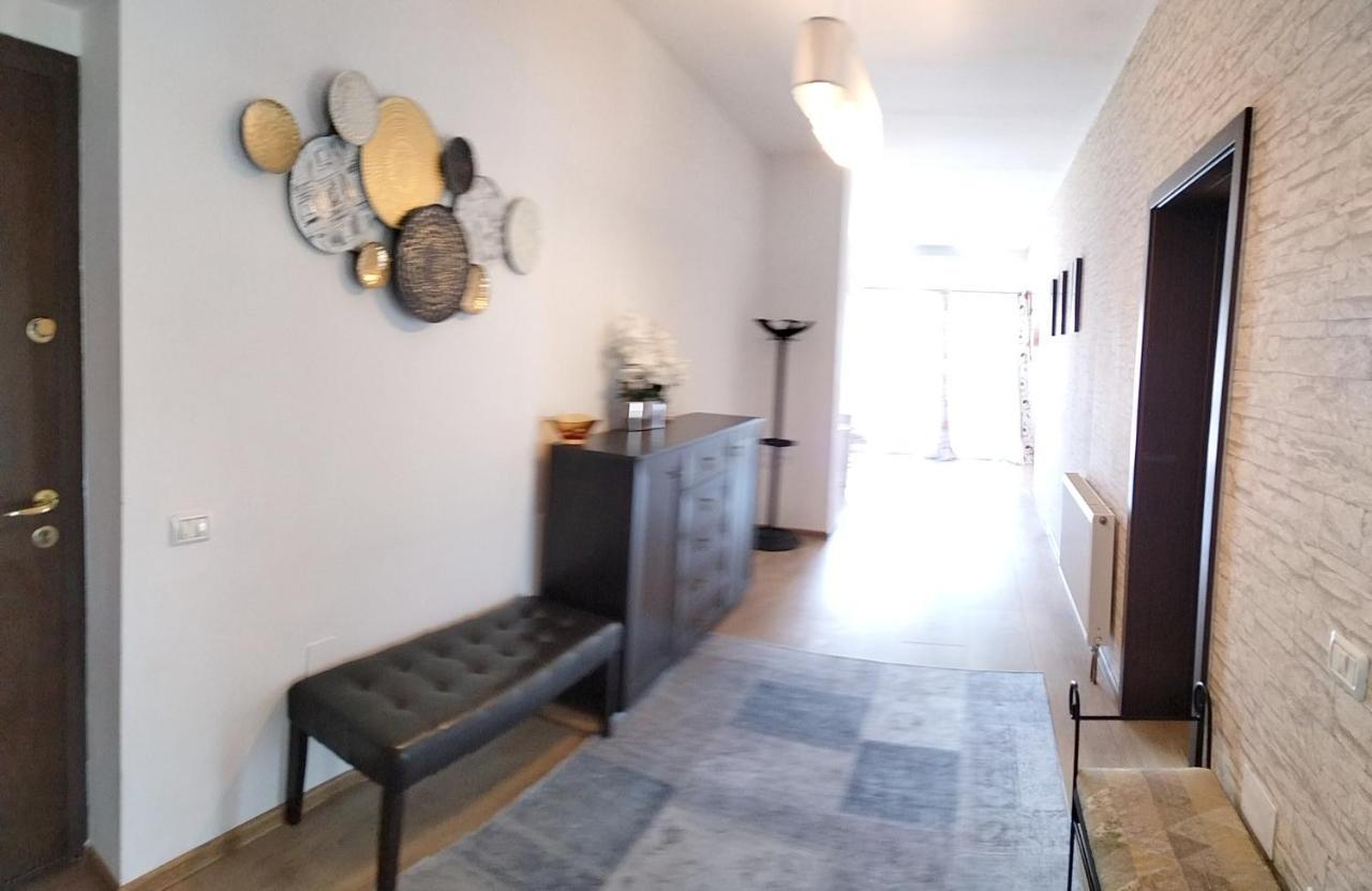 Ferienwohnung Apartament De Lux Cu Terasa Timişoara Exterior foto